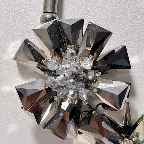 Starburst Statement Necklace - Picture 4 of 12